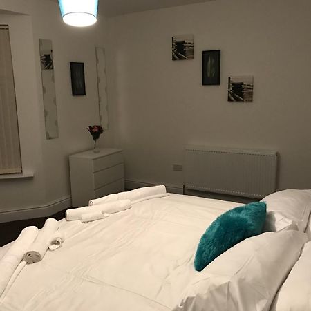 Fantastic House With Amenities Apartment Kingston upon Hull ภายนอก รูปภาพ